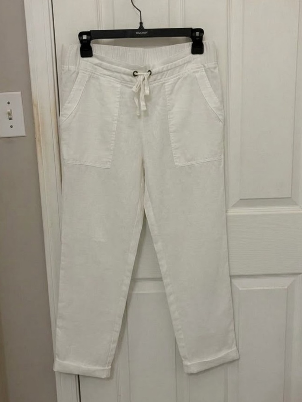Athleta Women’s Cropped Linen Pants in White
